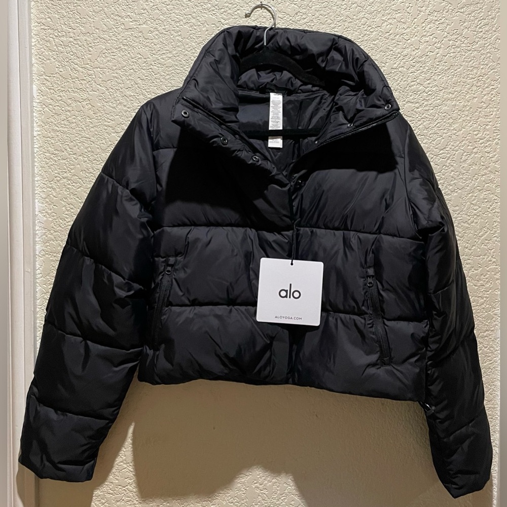 ALO Yoga NWT Gold Rush Puffer Jacket Full Zip, zipper pocket, very warm Black L - Picture 5 of 14